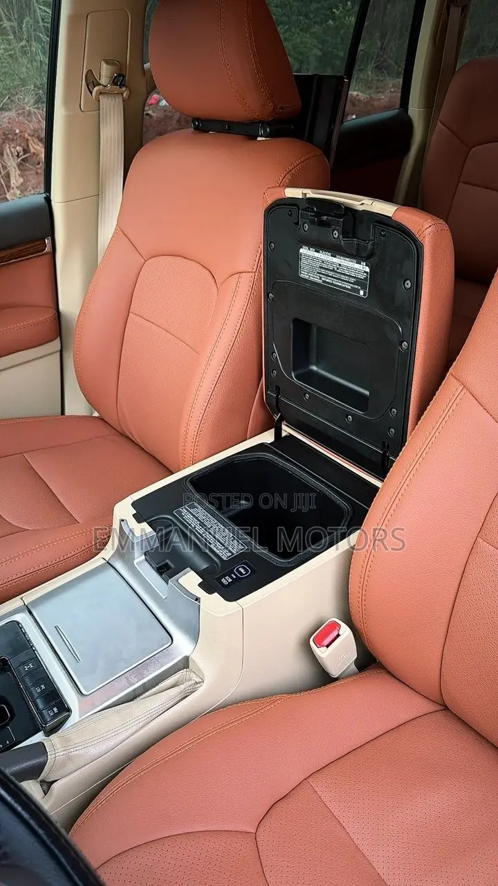 Toyota Land Cruiser 4.6 V8 GXR 2017 Black