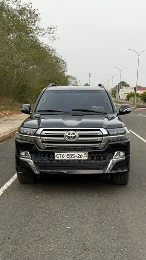 Toyota Land Cruiser 4.6 V8 GXR 2017 Black