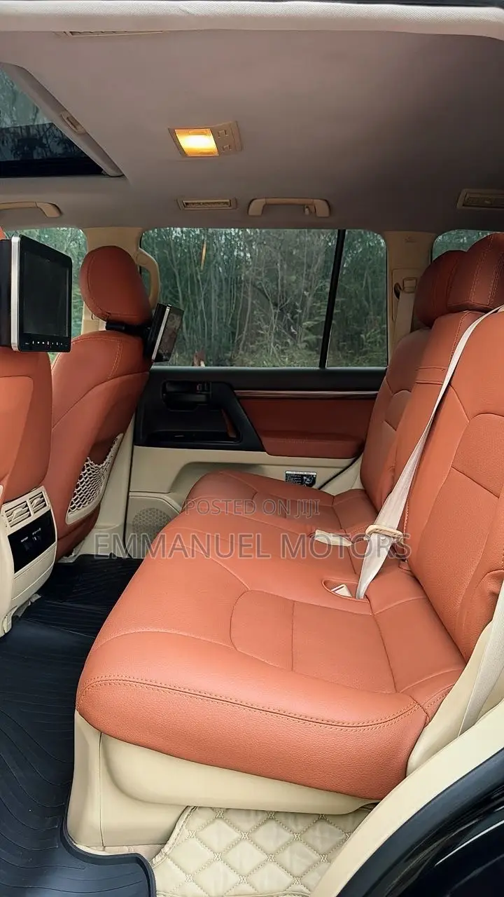 Toyota Land Cruiser 4.6 V8 GXR 2017 Black