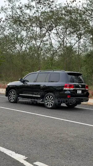 Toyota Land Cruiser 4.6 V8 GXR 2017 Black