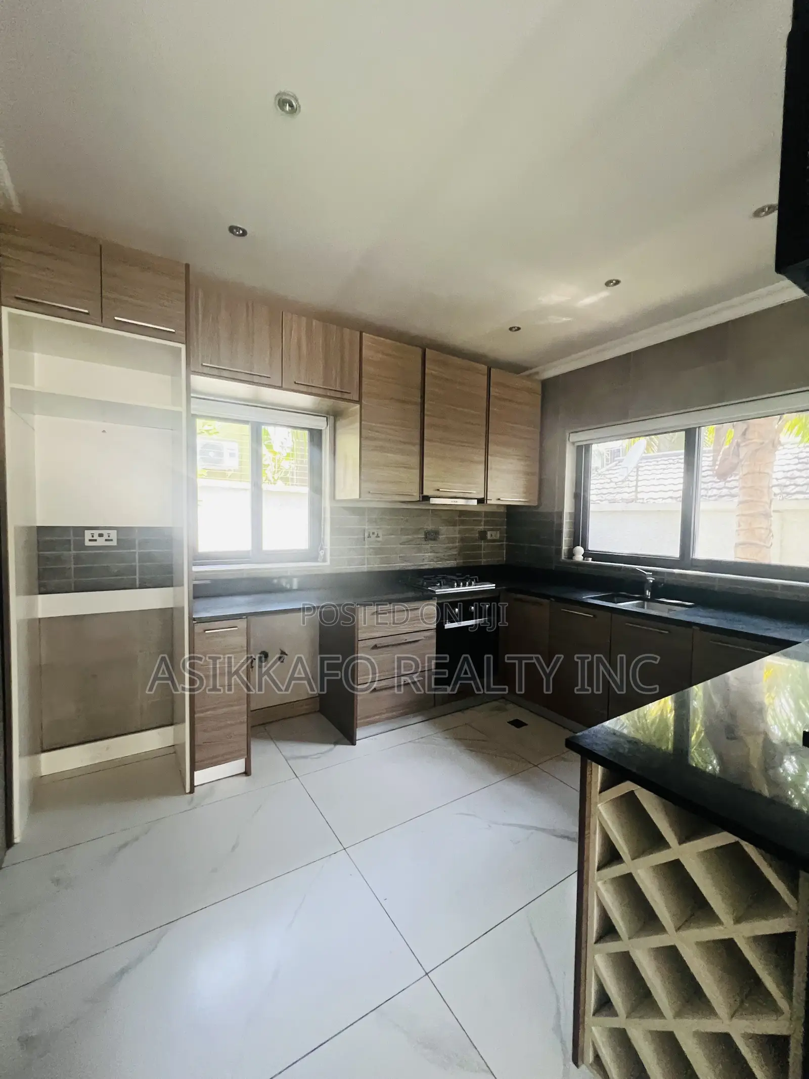 4bdrm Duplex in Goil Station Area, Tseaddo for rent