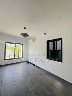 4bdrm Duplex in Goil Station Area, Tseaddo for rent