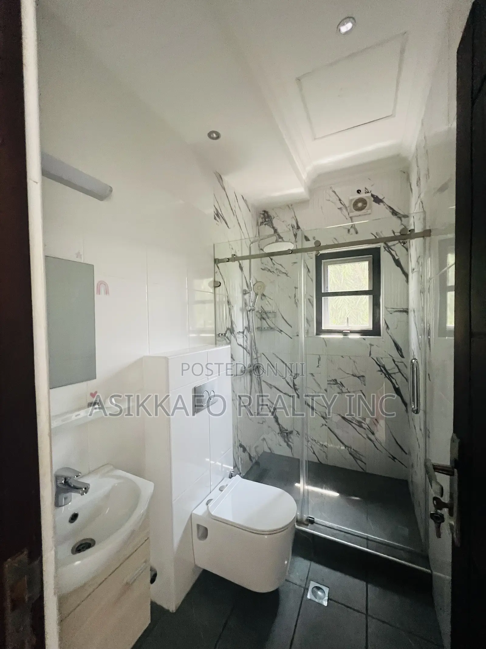 4bdrm Duplex in Goil Station Area, Tseaddo for rent