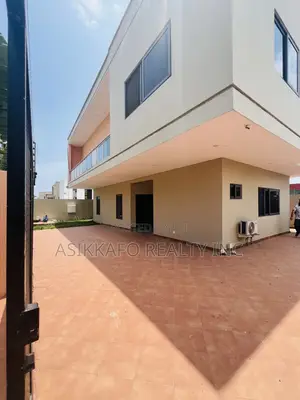 5bdrm Duplex in Burma Hills, Tseaddo for rent