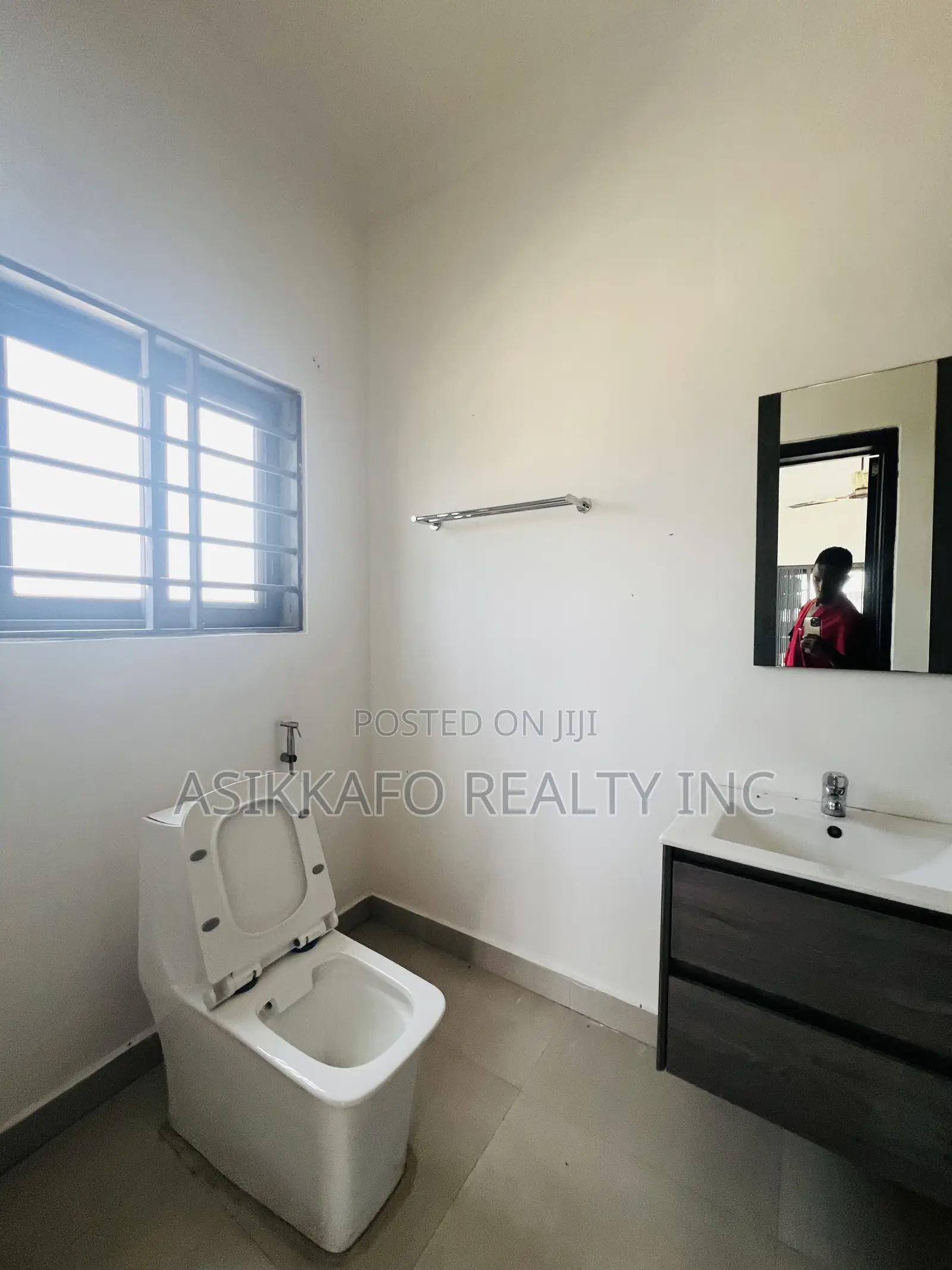 5bdrm Duplex in Burma Hills, Tseaddo for rent