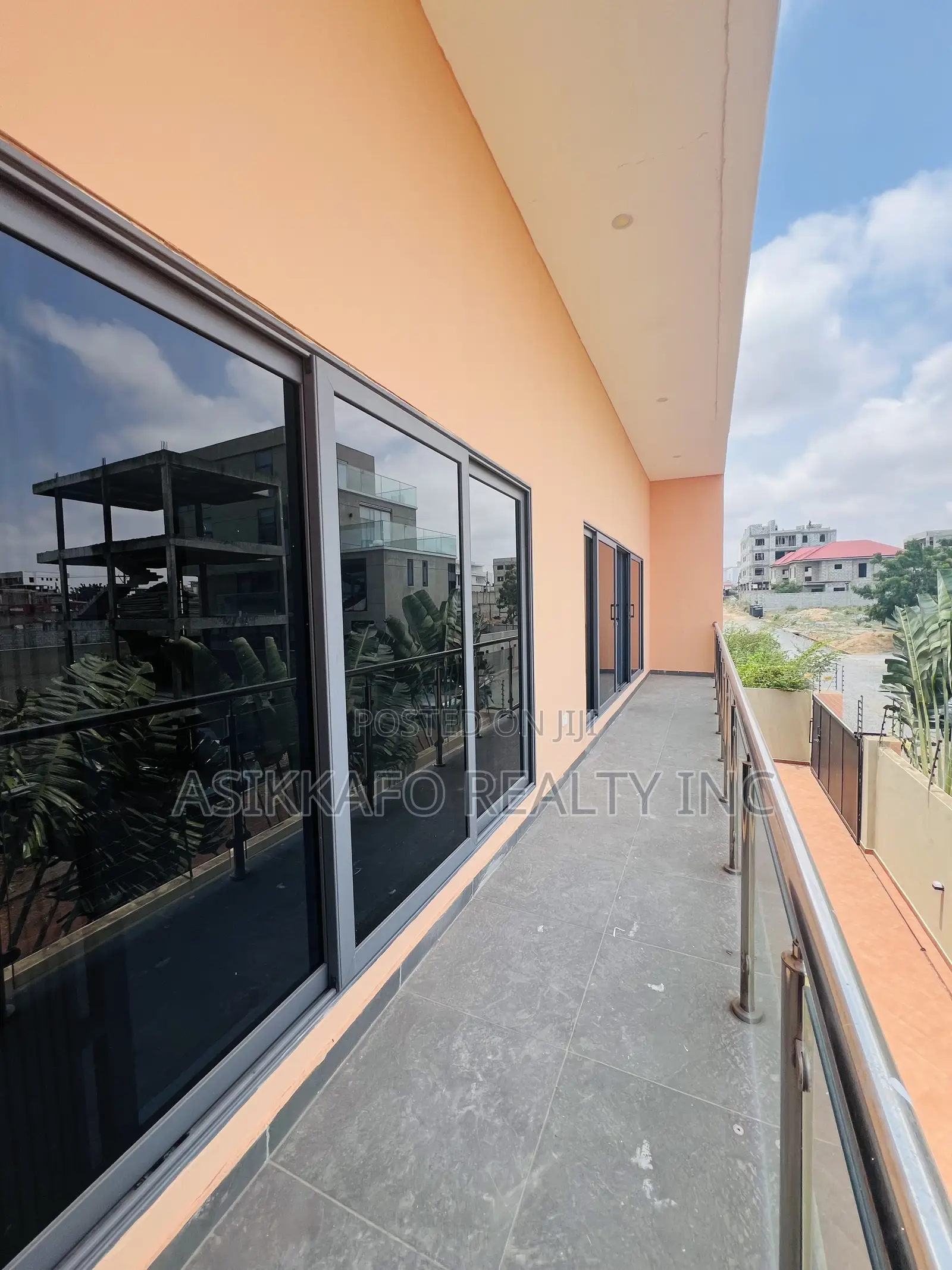 5bdrm Duplex in Burma Hills, Tseaddo for rent