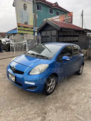 Toyota Vitz 1.3 AWD 3dr 2010 Blue