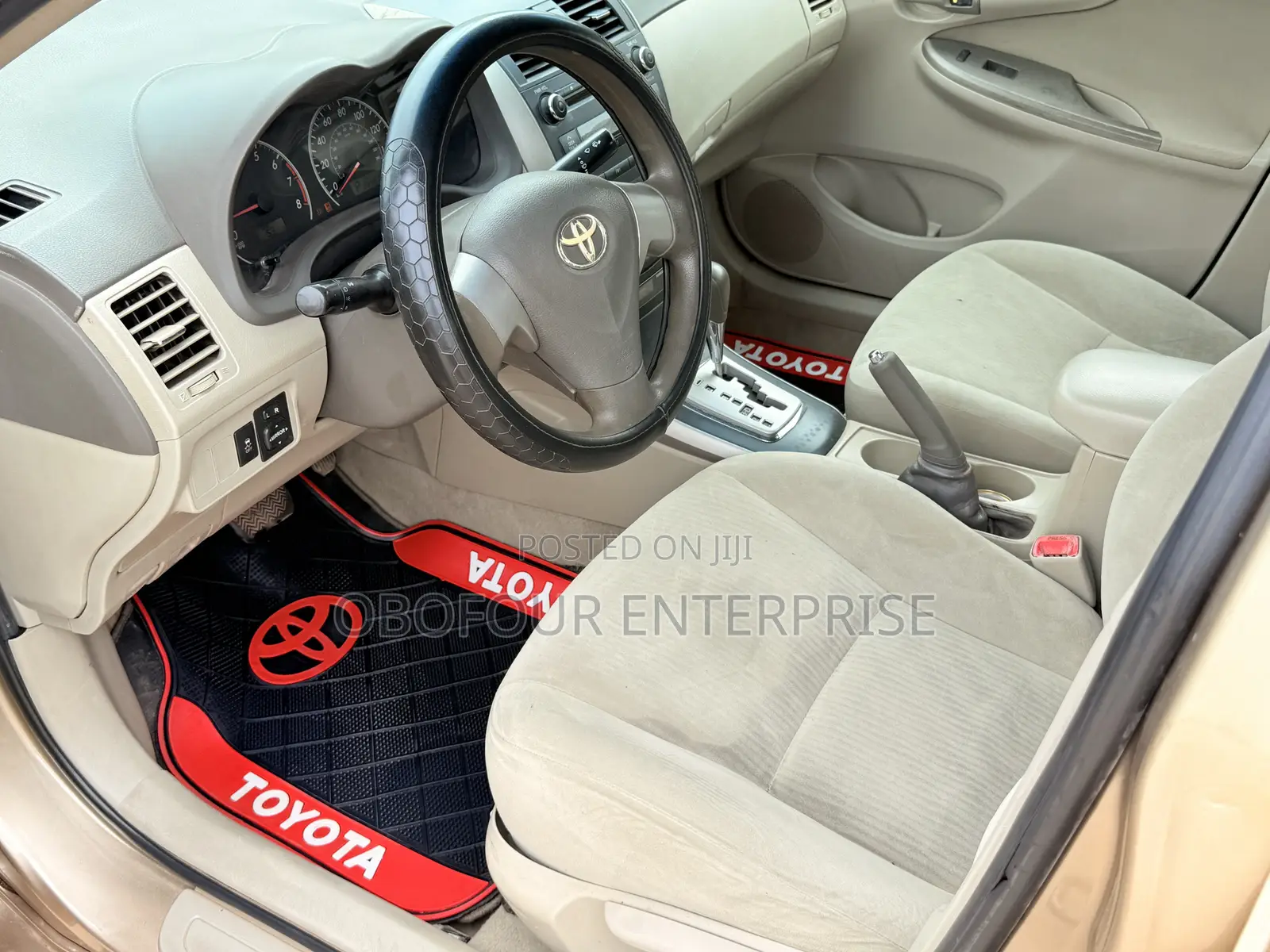 Toyota Corolla LE 4dr Sedan (1.8L 4cyl 4A) 2010 Gold