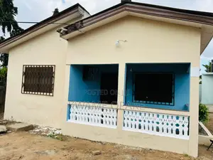 3bdrm House in Nyanyano for rent