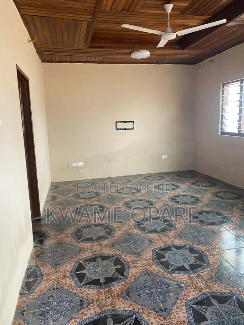 3bdrm House in Nyanyano for rent