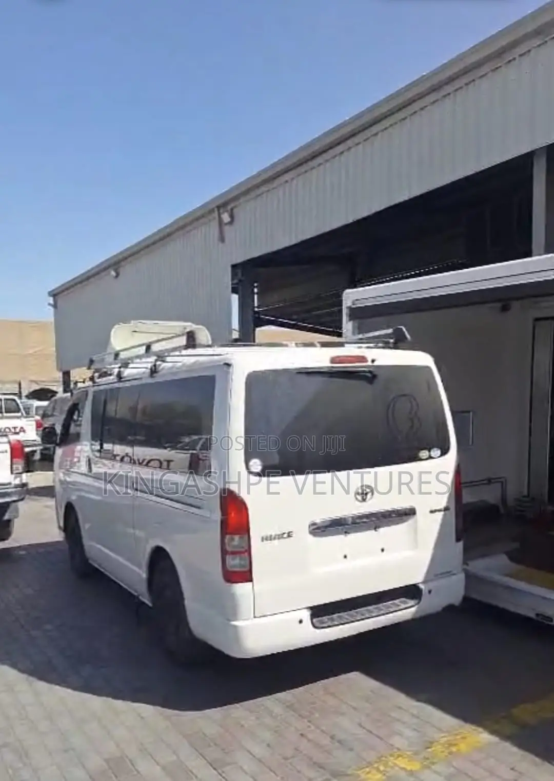 Toyota HiAce 2013 White
