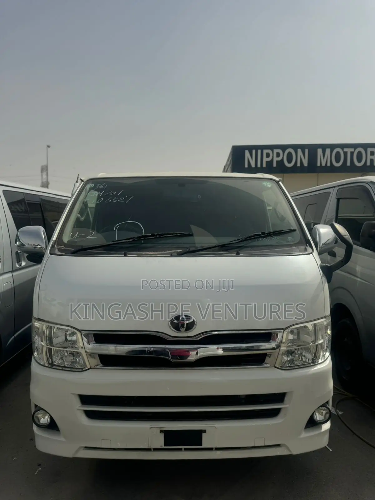 Toyota HiAce 2013 White