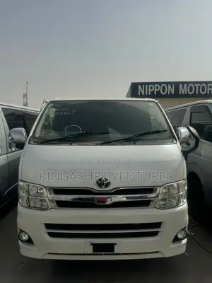 Toyota HiAce 2013 White