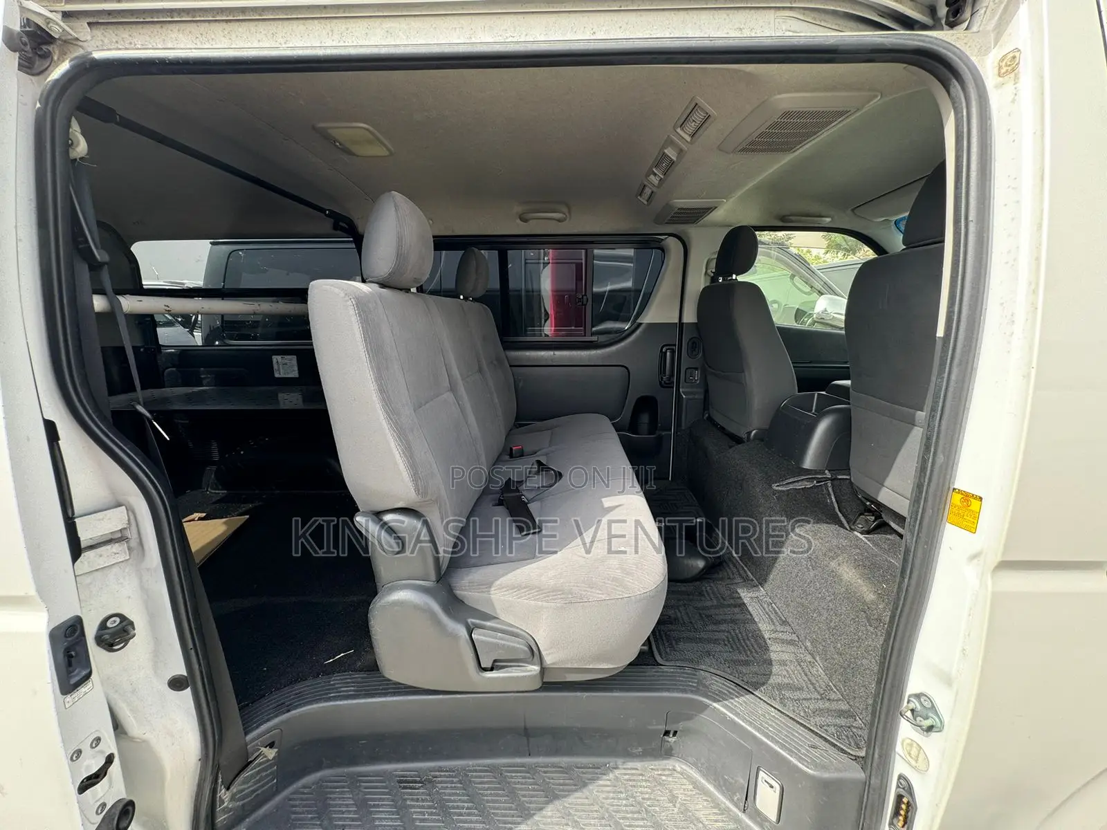 Toyota HiAce 2013 White