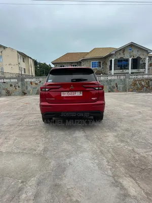 Mitsubishi Outlander ES 2022 Red