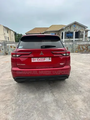 Mitsubishi Outlander ES 2022 Red