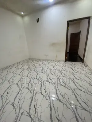 1bdrm Room & Parlour in American House Down for rent