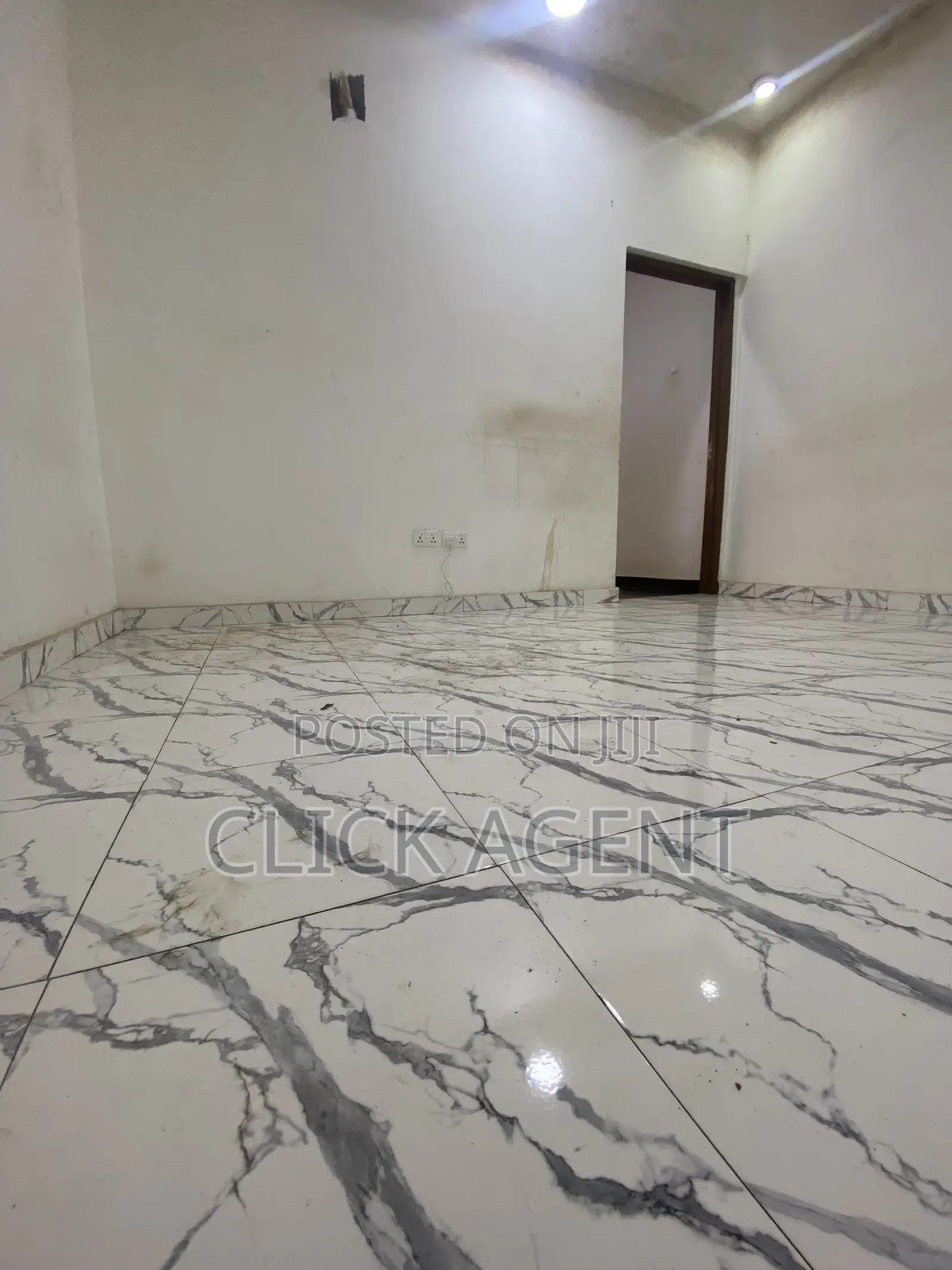 1bdrm Room & Parlour in American House Down for rent