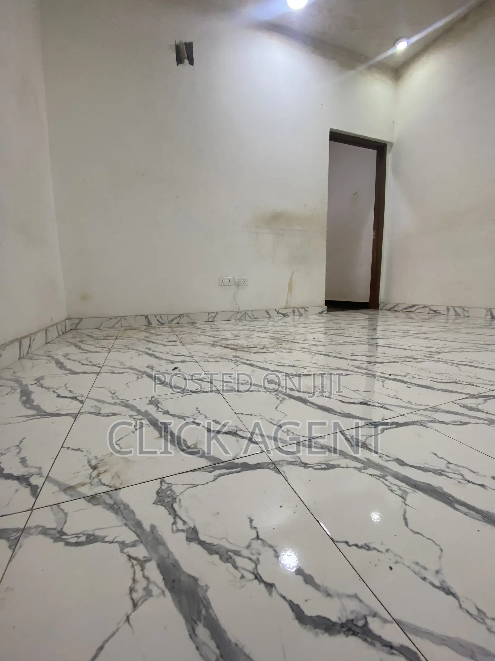 1bdrm Room & Parlour in American House Down for rent