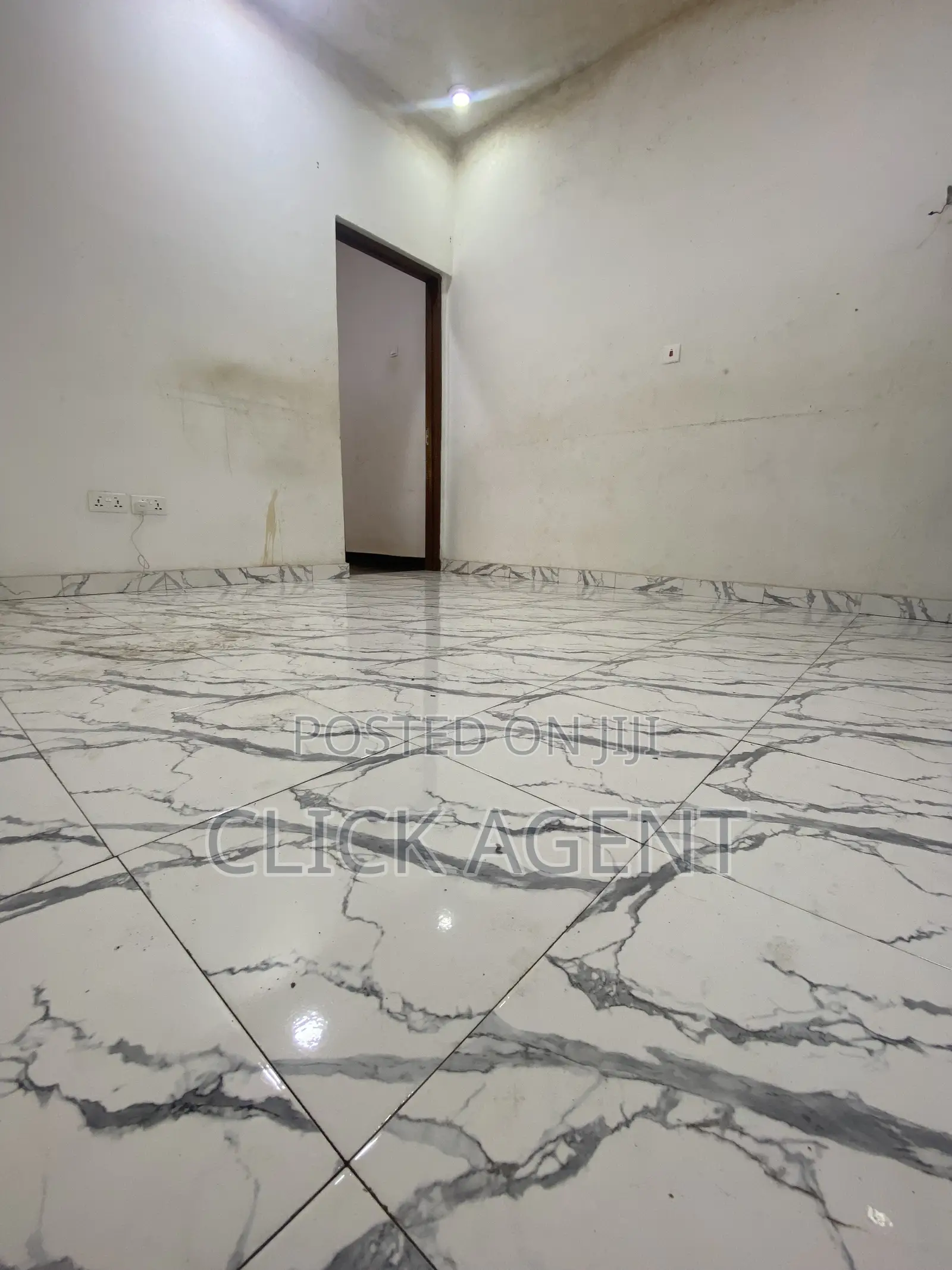 1bdrm Room & Parlour in American House Down for rent