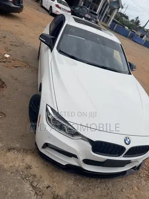 BMW 330i 2019 White