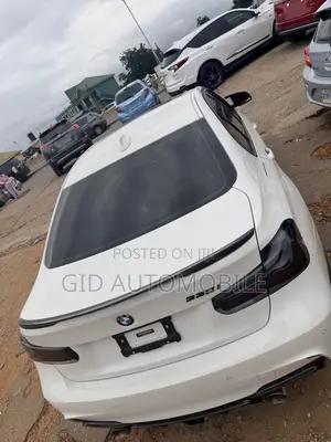 BMW 330i 2019 White