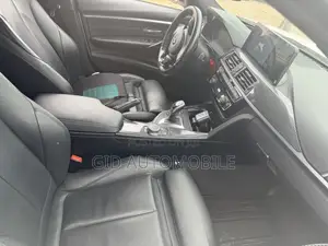 BMW 330i 2019 White