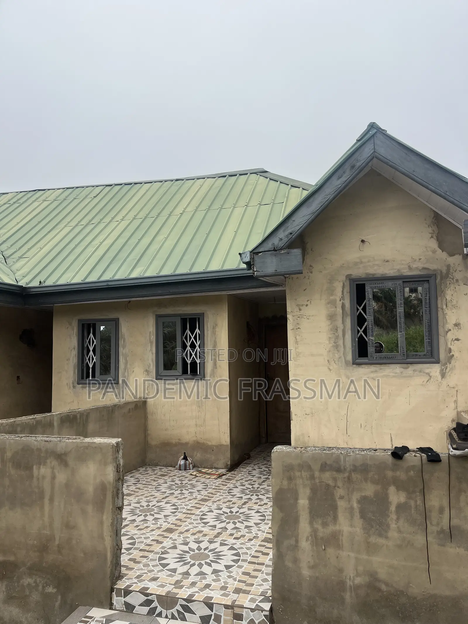 Mini Flat in Akuapim North for rent