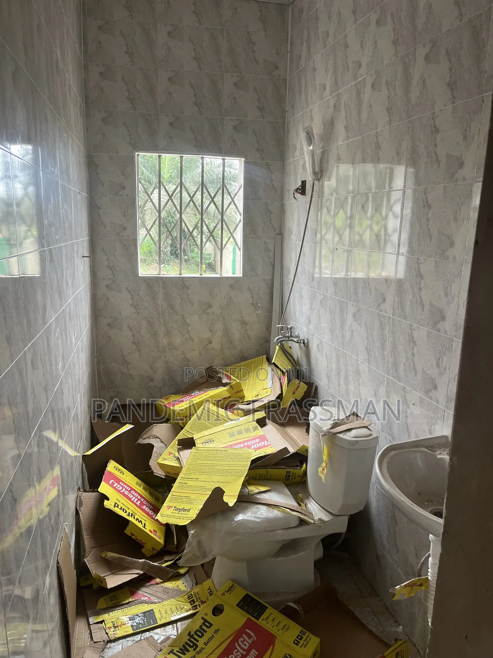 Mini Flat in Akuapim North for rent