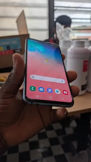 Samsung Galaxy S10e 128 GB Blue