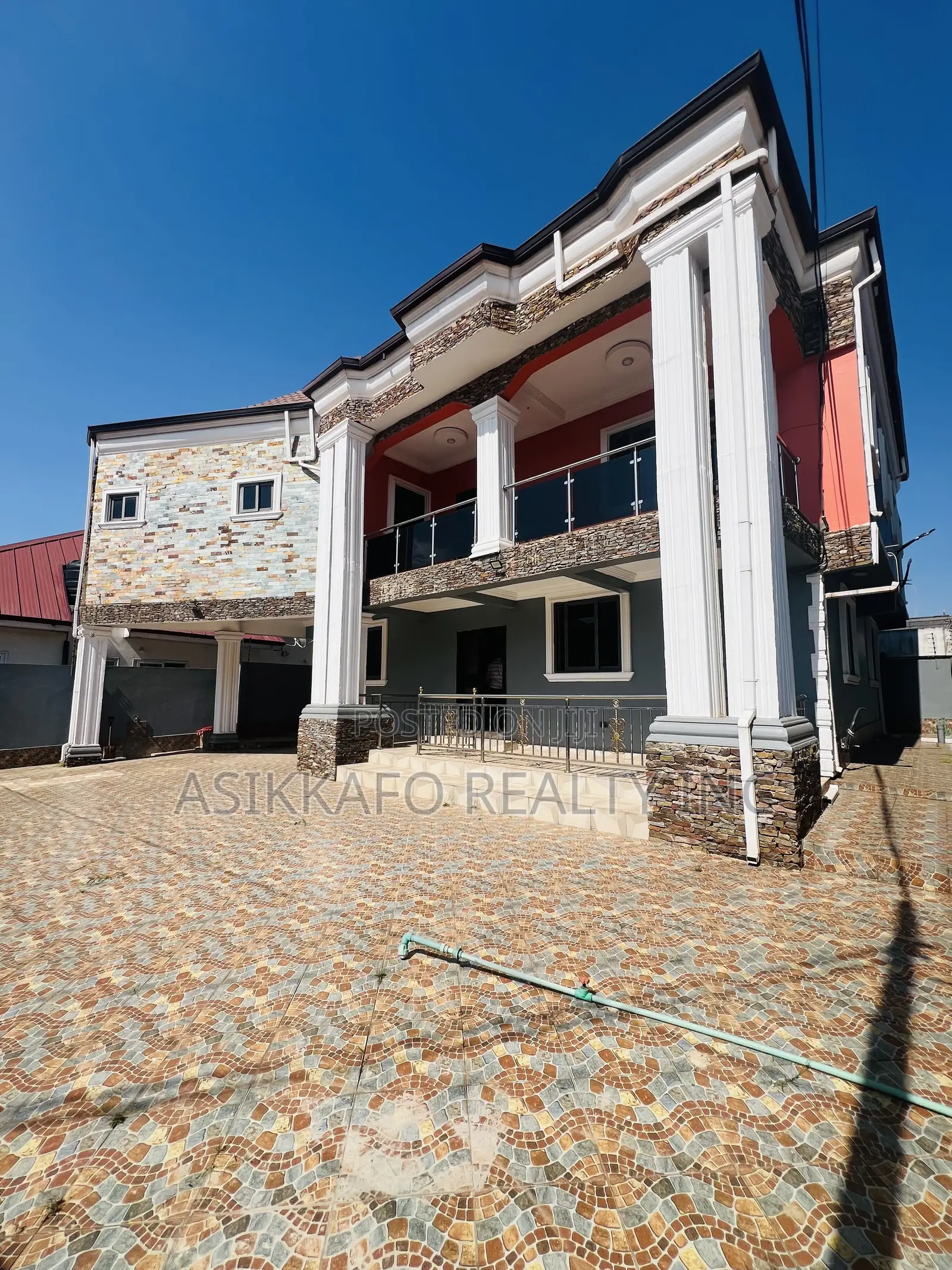 5bdrm Duplex in Coastal Estate, Spintex for rent