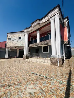5bdrm Duplex in Coastal Estate, Spintex for rent