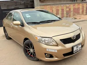Toyota Corolla LE 4dr Sedan (1.8L 4cyl 4A) 2010 Gold
