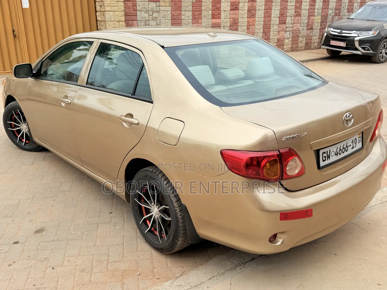 Toyota Corolla LE 4dr Sedan (1.8L 4cyl 4A) 2010 Gold
