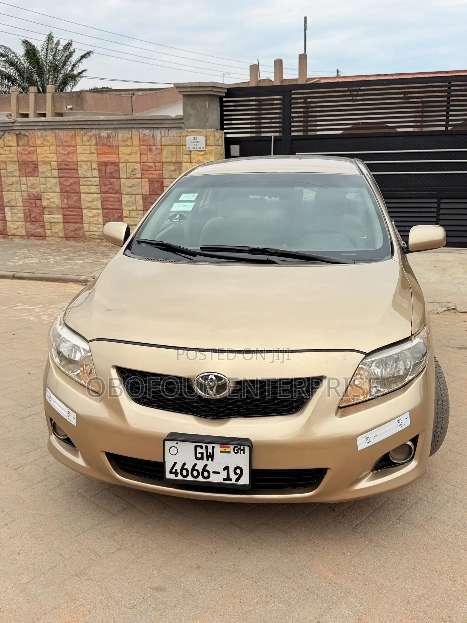 Toyota Corolla LE 4dr Sedan (1.8L 4cyl 4A) 2010 Gold