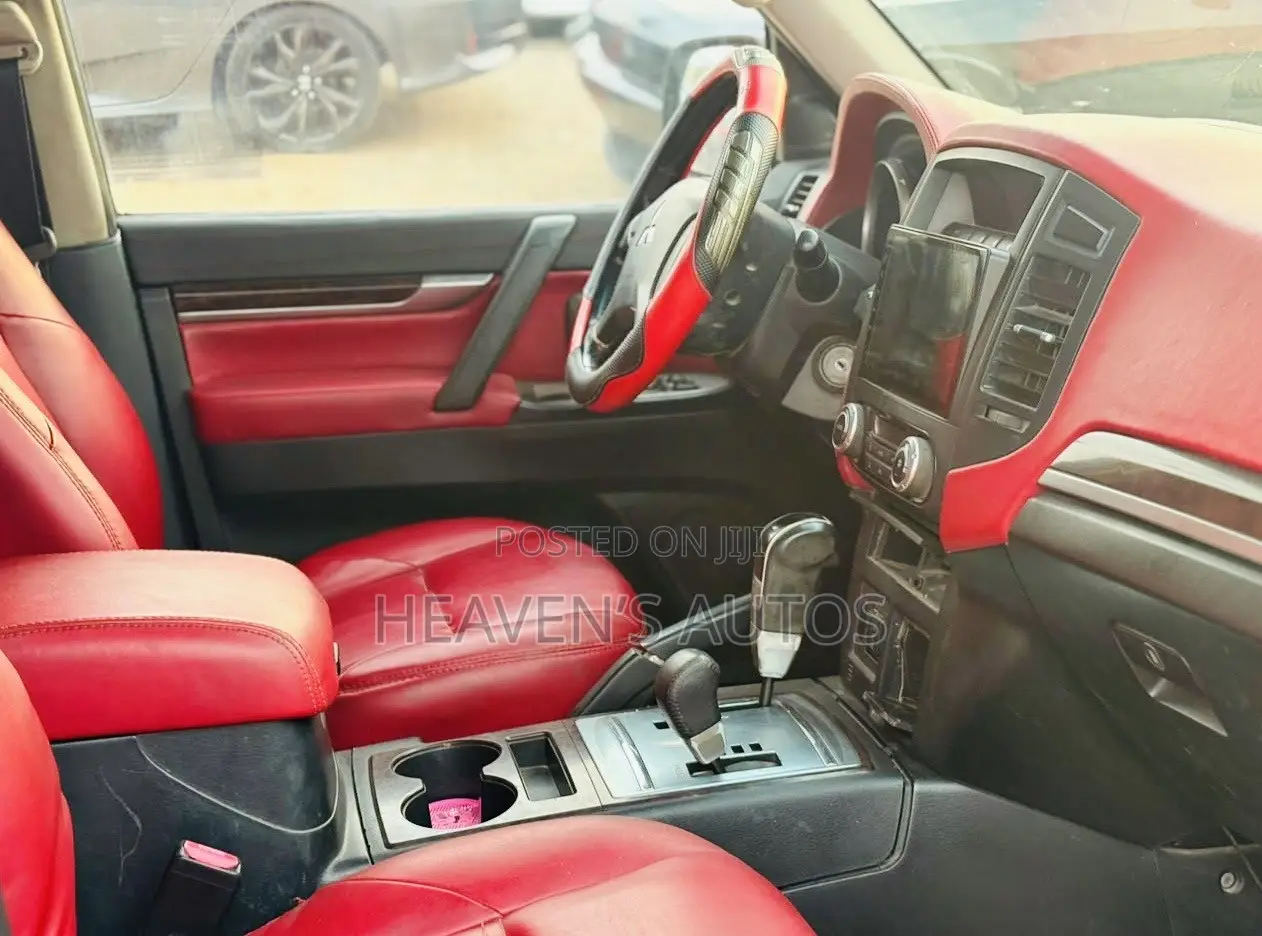 Mitsubishi Pajero 2011 Black