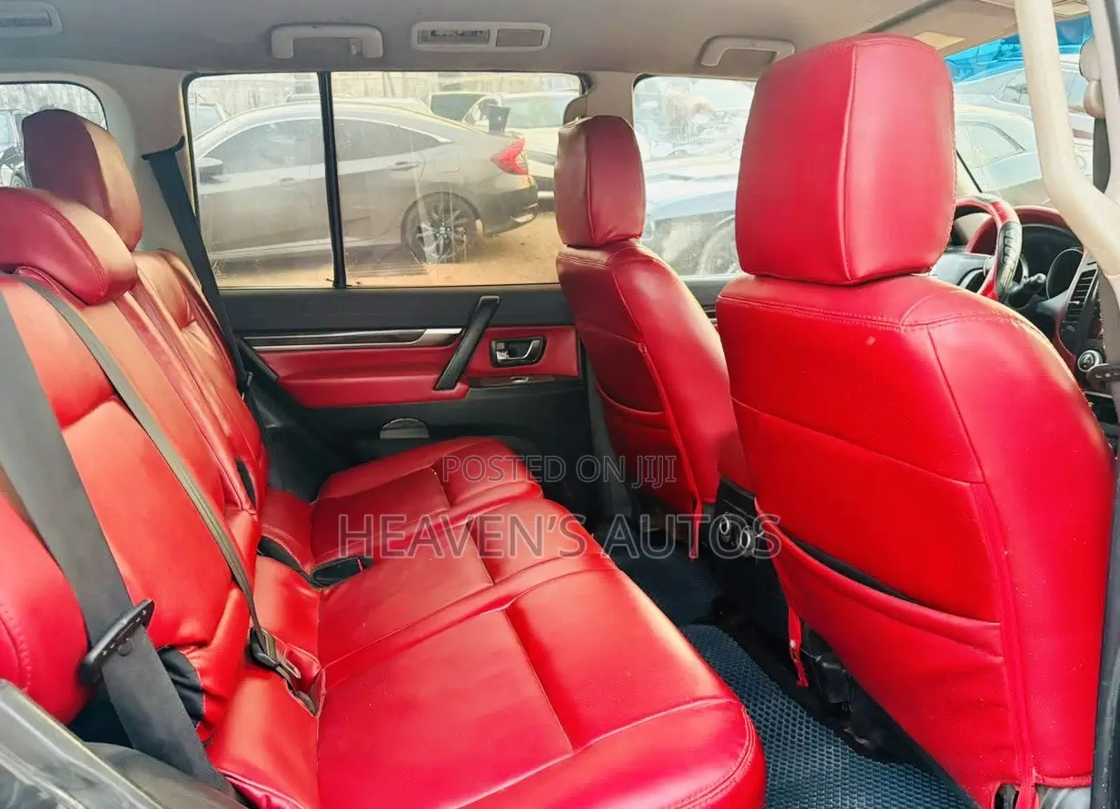 Mitsubishi Pajero 2011 Black