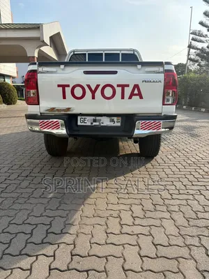 Toyota Hilux 2026 Silver