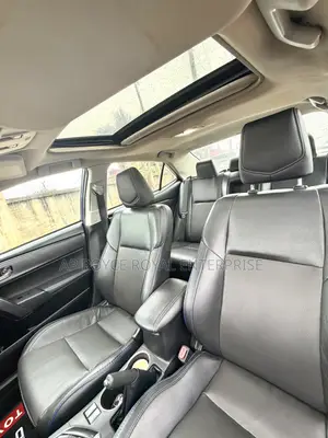 Toyota Corolla SE Special Edition 4dr Sedan (1.8L 4cyl CVT) 2017 Blue
