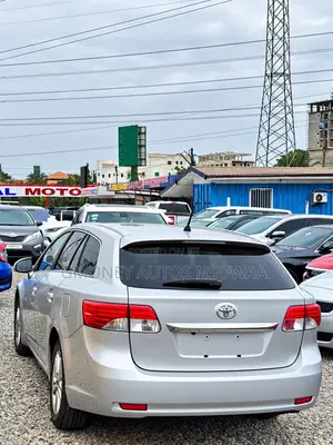 Toyota Avensis 2016 Silver