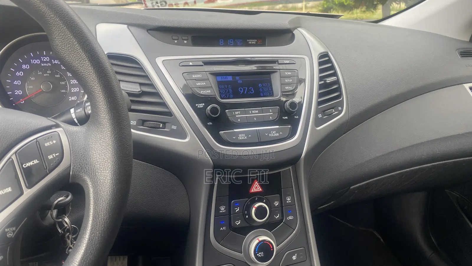 Hyundai Elantra SE 4dr Sedan (1.8L 4cyl 6M) 2015 Gold