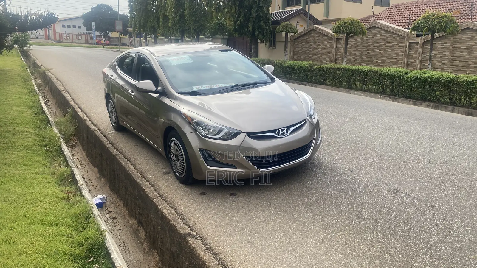 Hyundai Elantra SE 4dr Sedan (1.8L 4cyl 6M) 2015 Gold