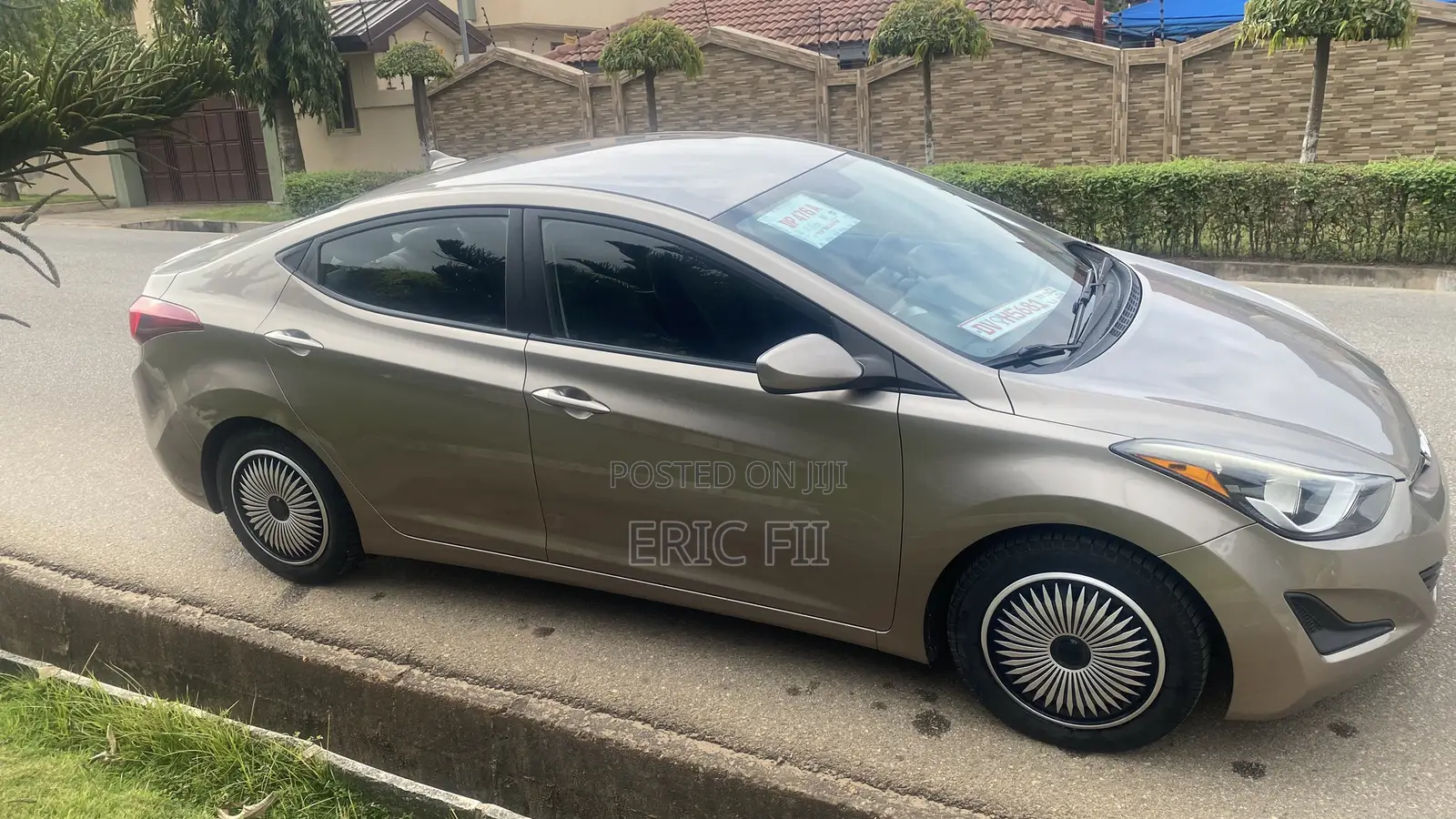 Hyundai Elantra SE 4dr Sedan (1.8L 4cyl 6M) 2015 Gold