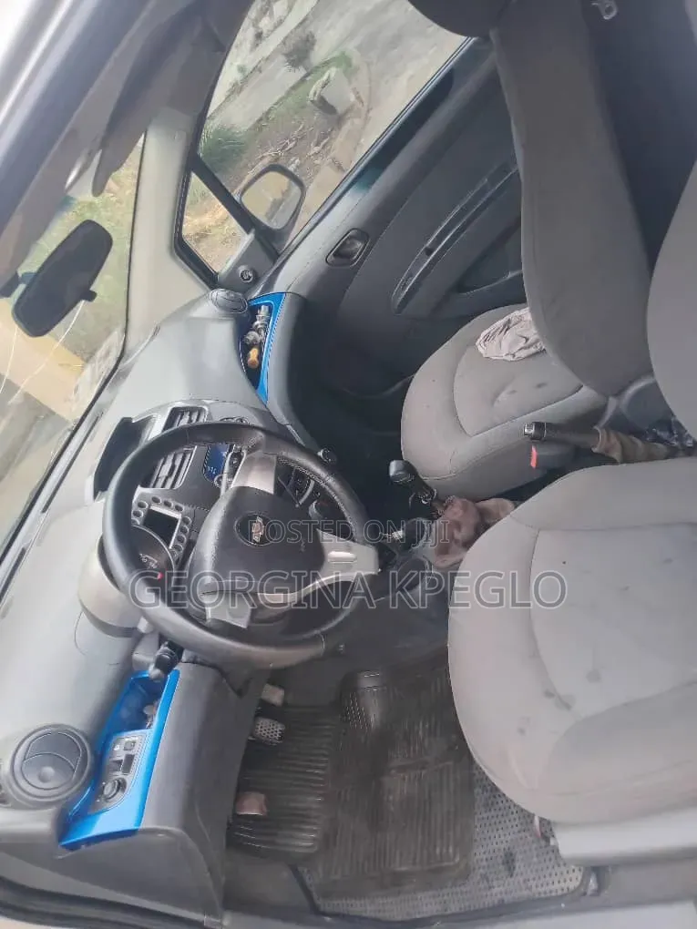 Chevrolet Spark 2012 Silver