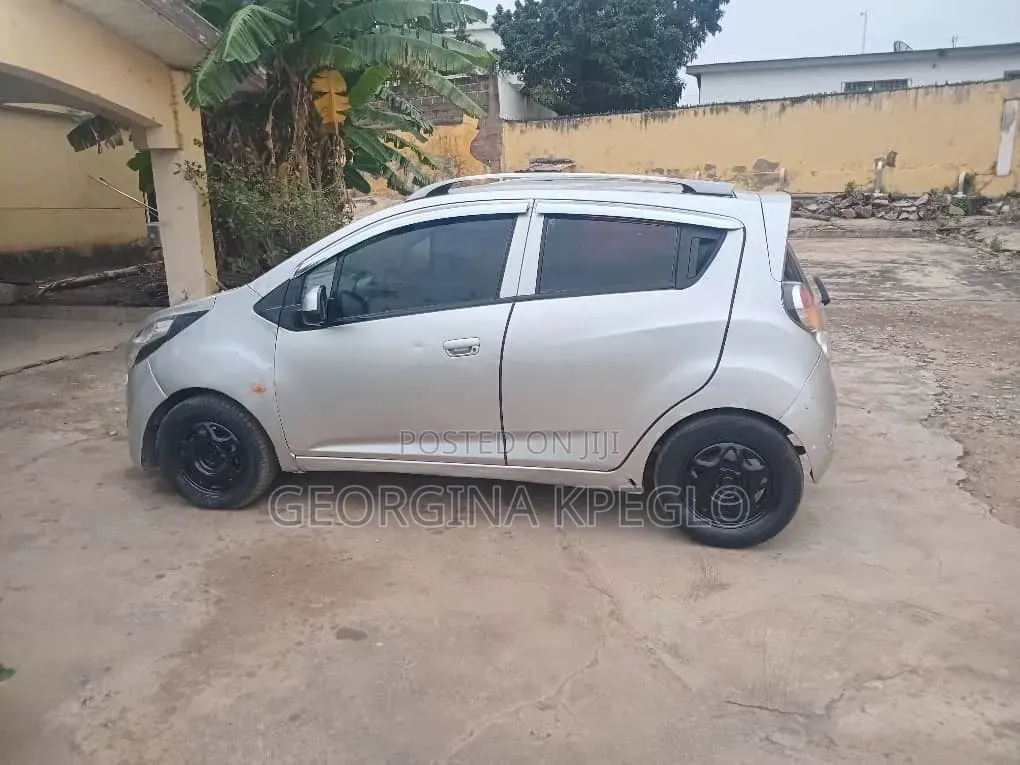 Chevrolet Spark 2012 Silver