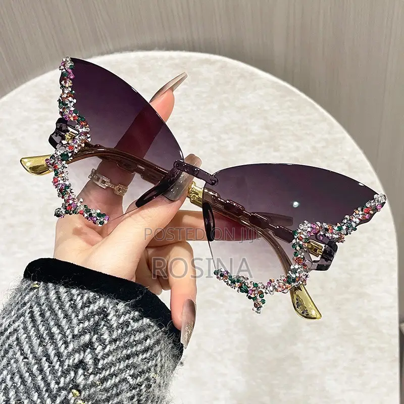 Fashion Black Sunglasses for Women