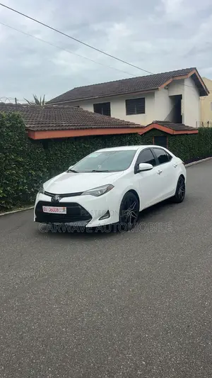 Toyota Corolla LE 4dr Sedan (1.8L 4cyl CVT) 2017 White