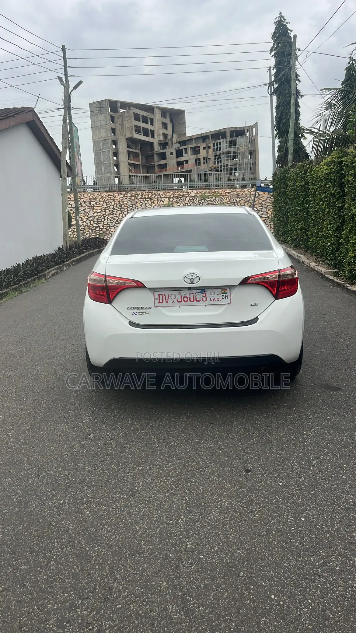Toyota Corolla LE 4dr Sedan (1.8L 4cyl CVT) 2017 White