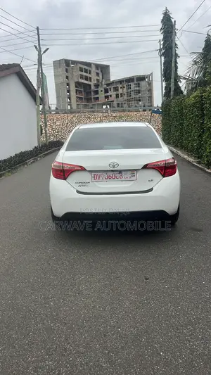 Toyota Corolla LE 4dr Sedan (1.8L 4cyl CVT) 2017 White