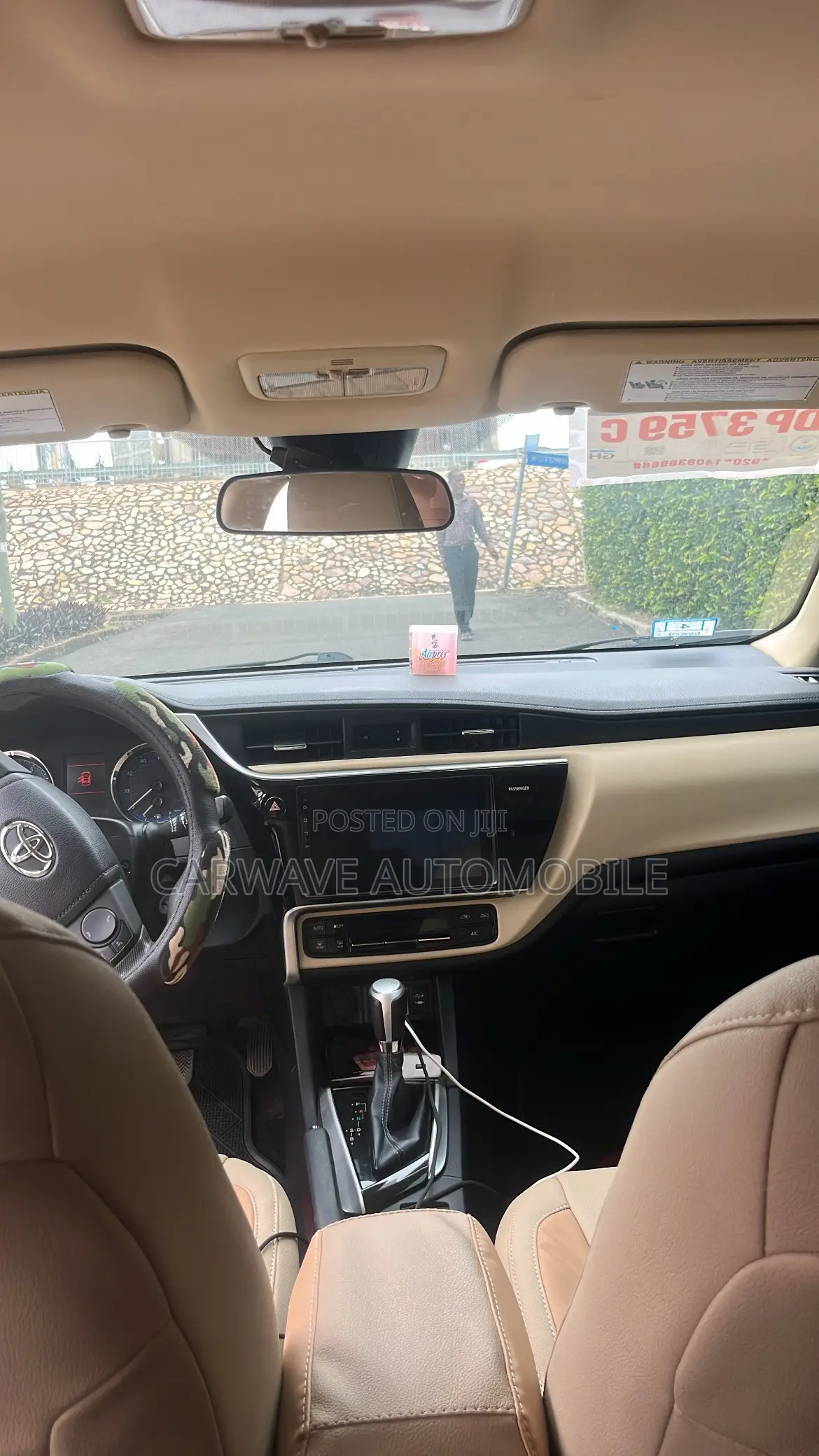 Toyota Corolla LE 4dr Sedan (1.8L 4cyl CVT) 2017 White